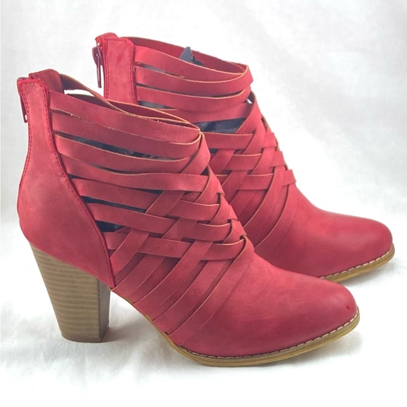 Mi.iM Red Woven Ankle Booties - Picture 2 of 5